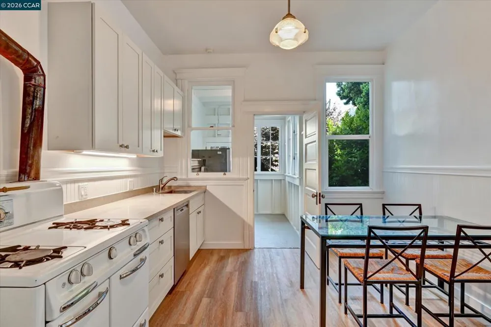 657 San Jose Ave San Francisco, CA 94110
