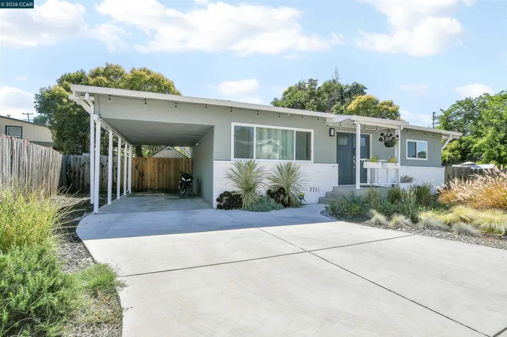 2160 Walnut St Martinez, CA 94553