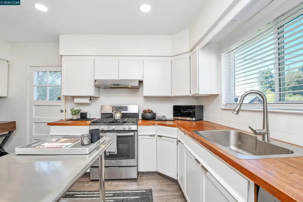 2160 Walnut St Martinez, CA 94553