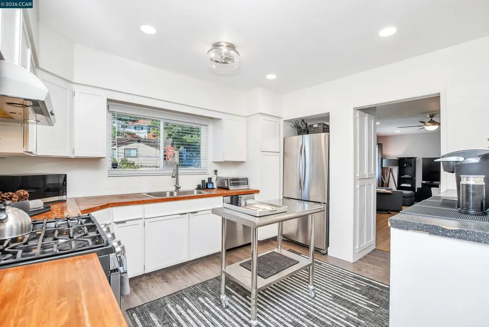 2160 Walnut St Martinez, CA 94553