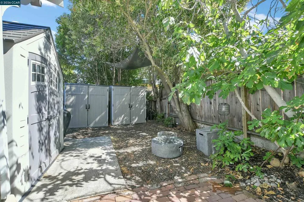 2160 Walnut St Martinez, CA 94553