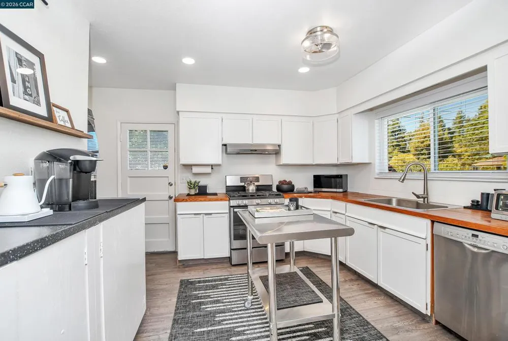 2160 Walnut St Martinez, CA 94553