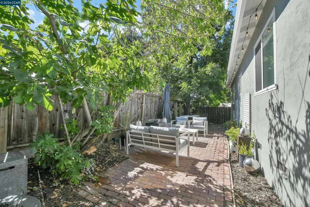 2160 Walnut St Martinez, CA 94553