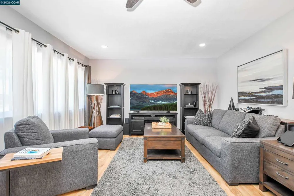 2160 Walnut St Martinez, CA 94553