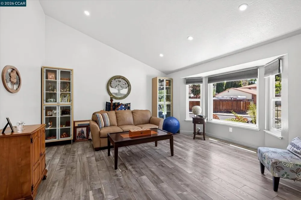 2504 Silverado Dr Antioch, CA 94509
