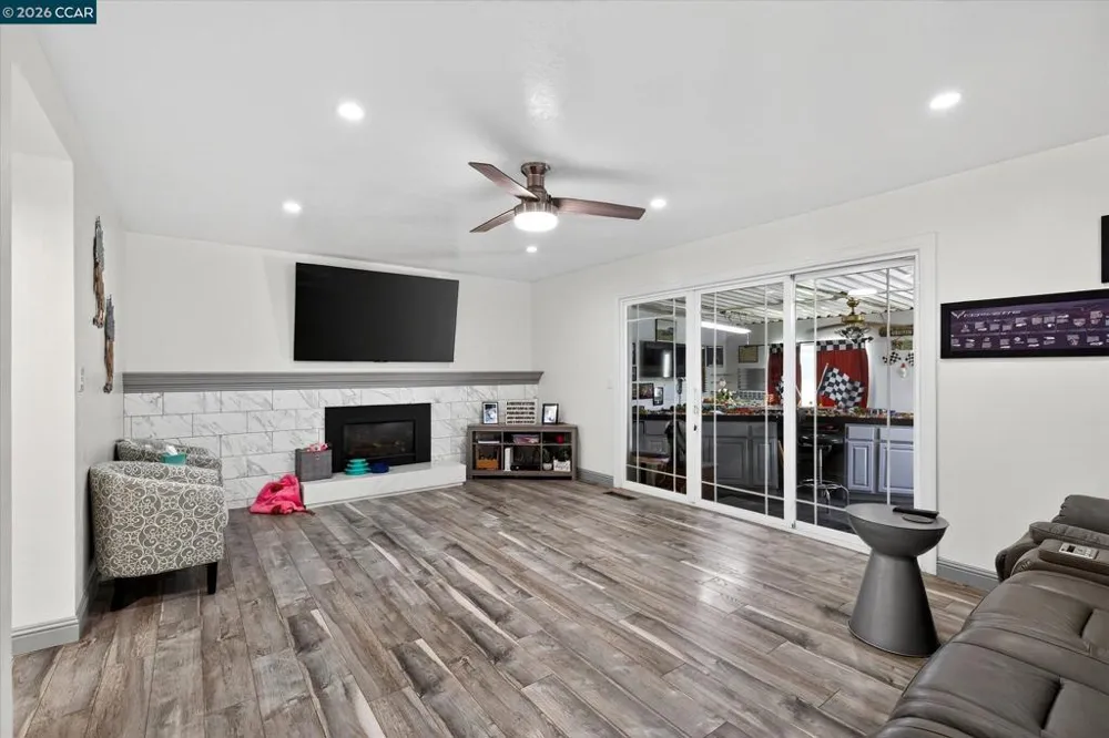 2504 Silverado Dr Antioch, CA 94509