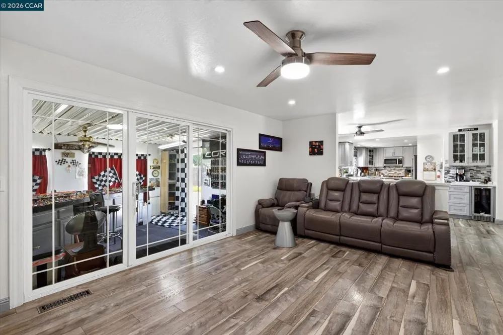 2504 Silverado Dr Antioch, CA 94509
