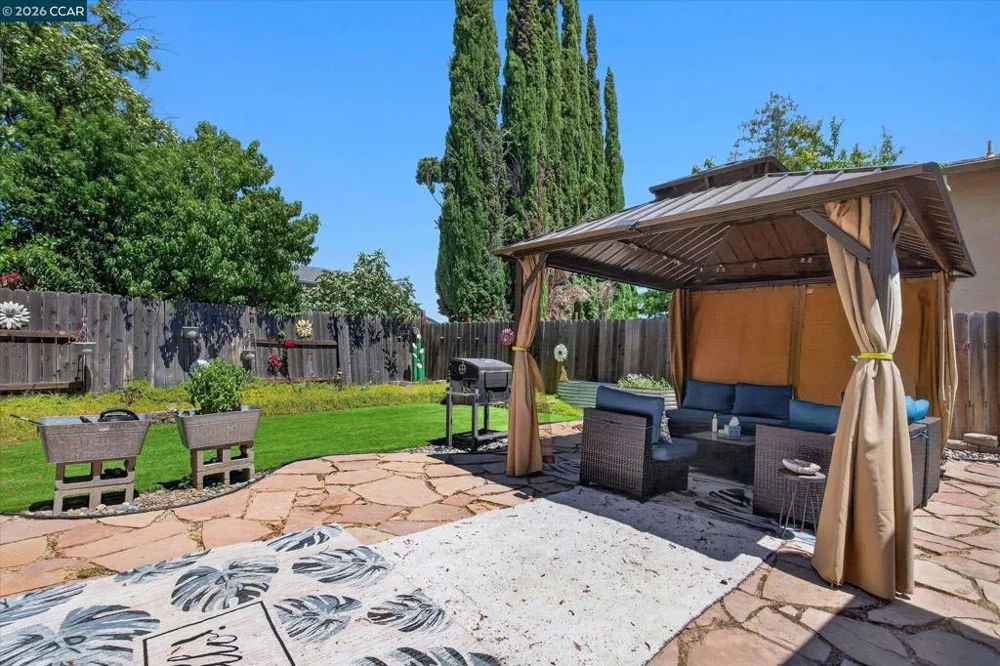 2504 Silverado Dr Antioch, CA 94509