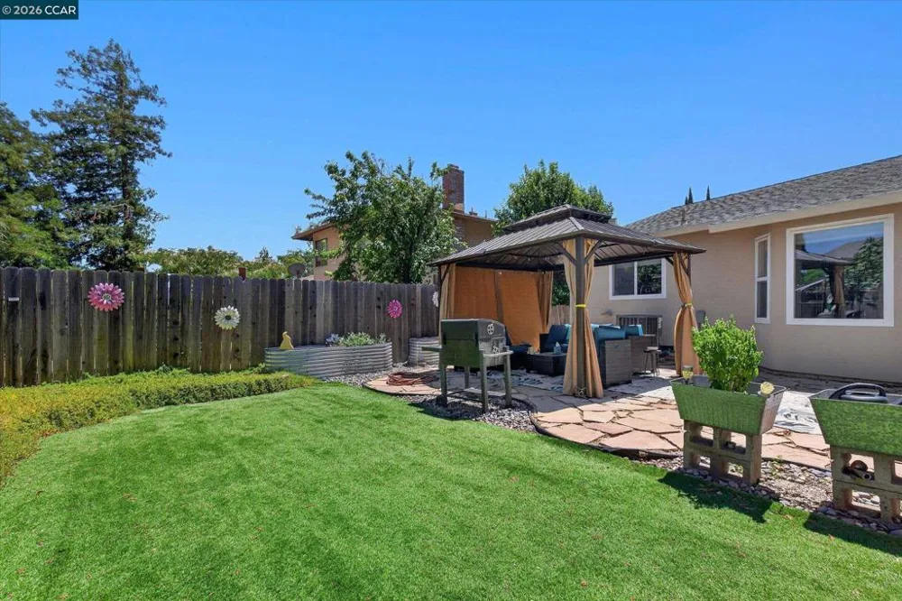 2504 Silverado Dr Antioch, CA 94509