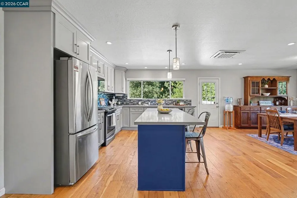 5745 Alhambra Valley Rd Martinez, CA 94553