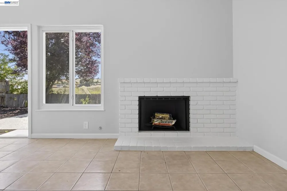247 Sparrow Dr Hercules, CA 94547