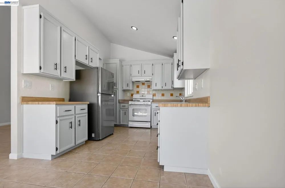 247 Sparrow Dr Hercules, CA 94547