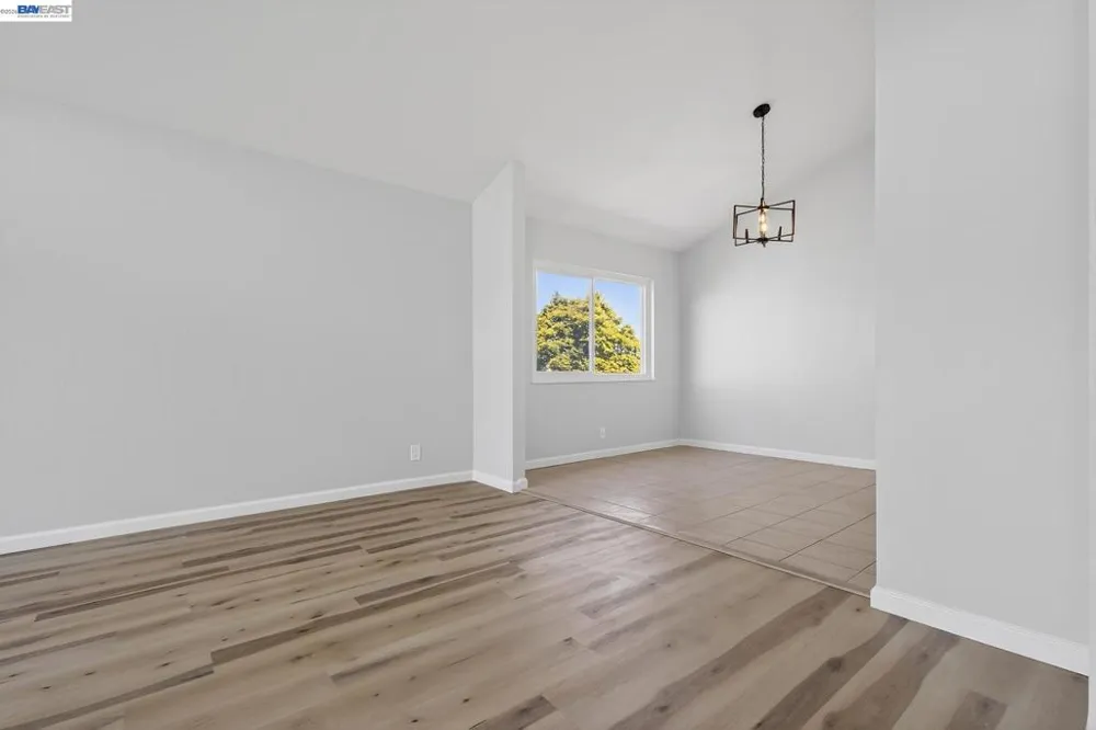 247 Sparrow Dr Hercules, CA 94547