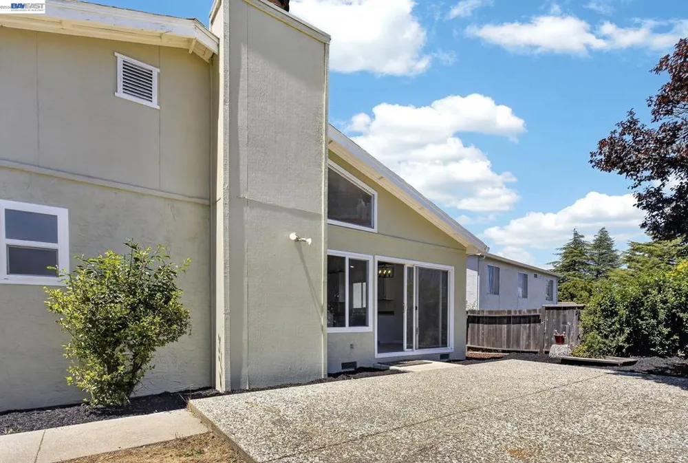 247 Sparrow Dr Hercules, CA 94547
