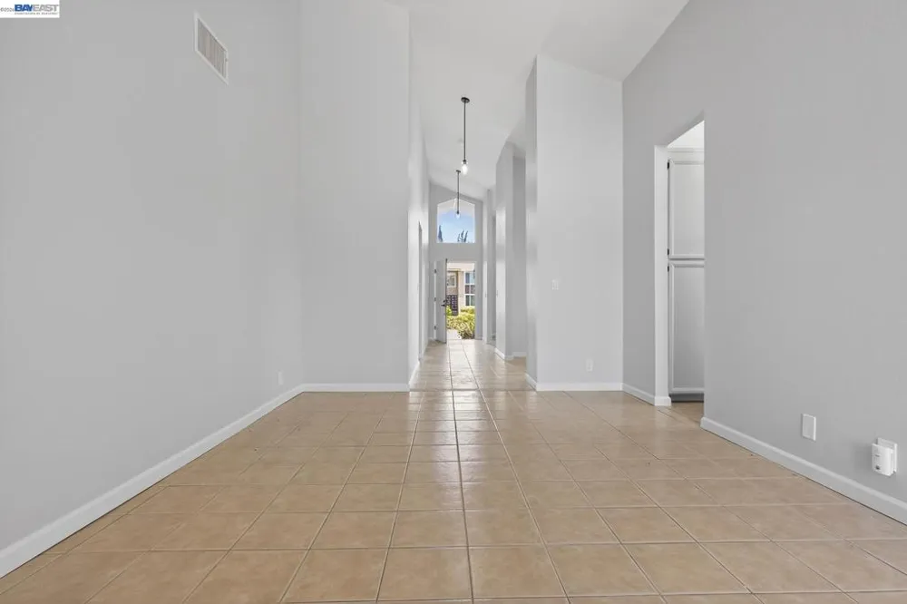 247 Sparrow Dr Hercules, CA 94547