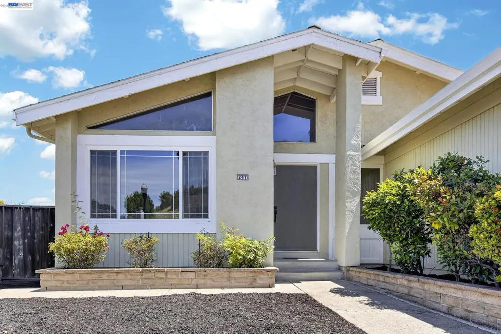 247 Sparrow Dr Hercules, CA 94547