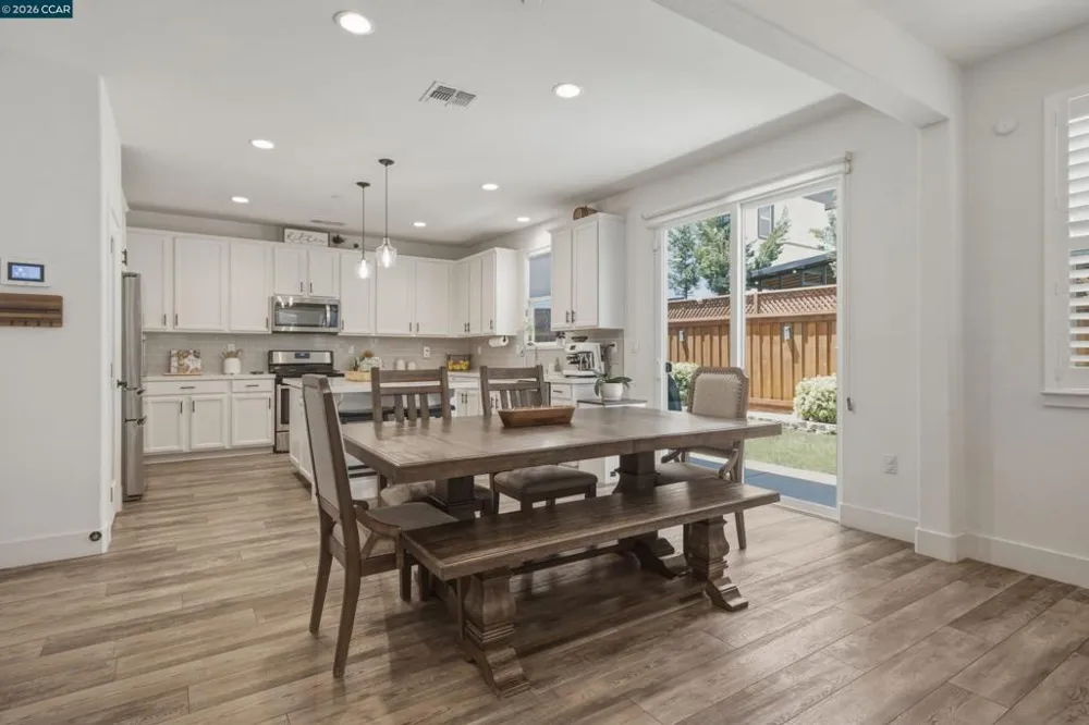 1669 S Macias Pl Mountain House, CA 95391