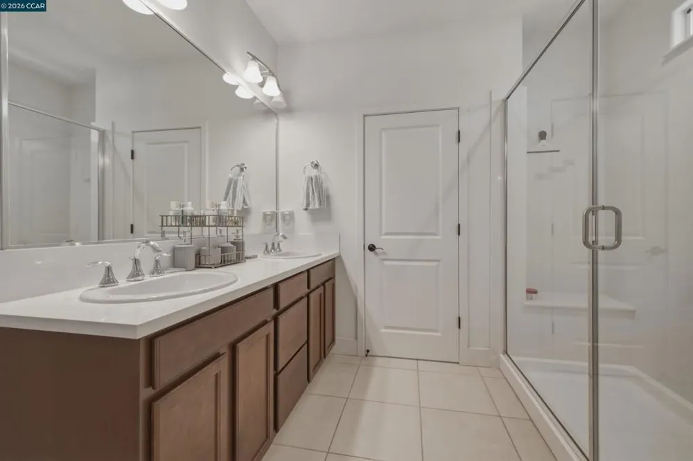 1669 S Macias Pl Mountain House, CA 95391