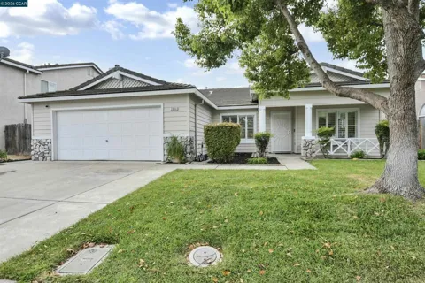 3904 Des Moines Dr