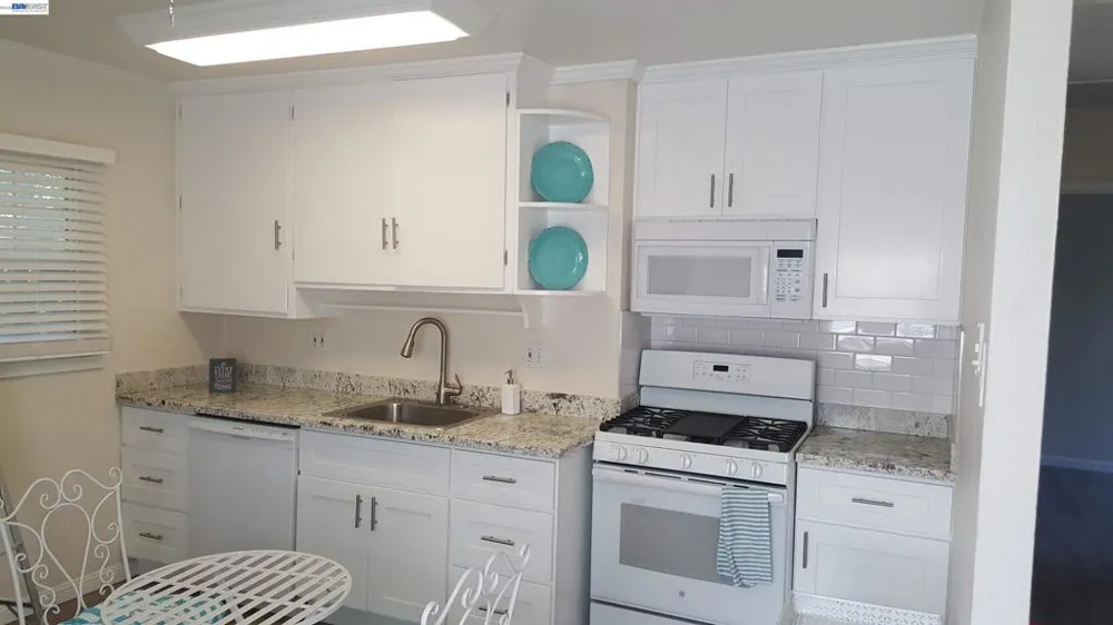 663 ROSE AVE Pleasanton, CA 94566