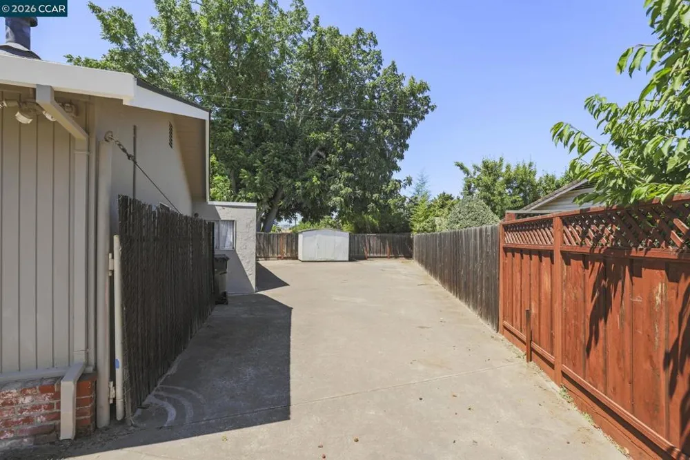 19 Mardock Ct Pleasant Hill, CA 94523