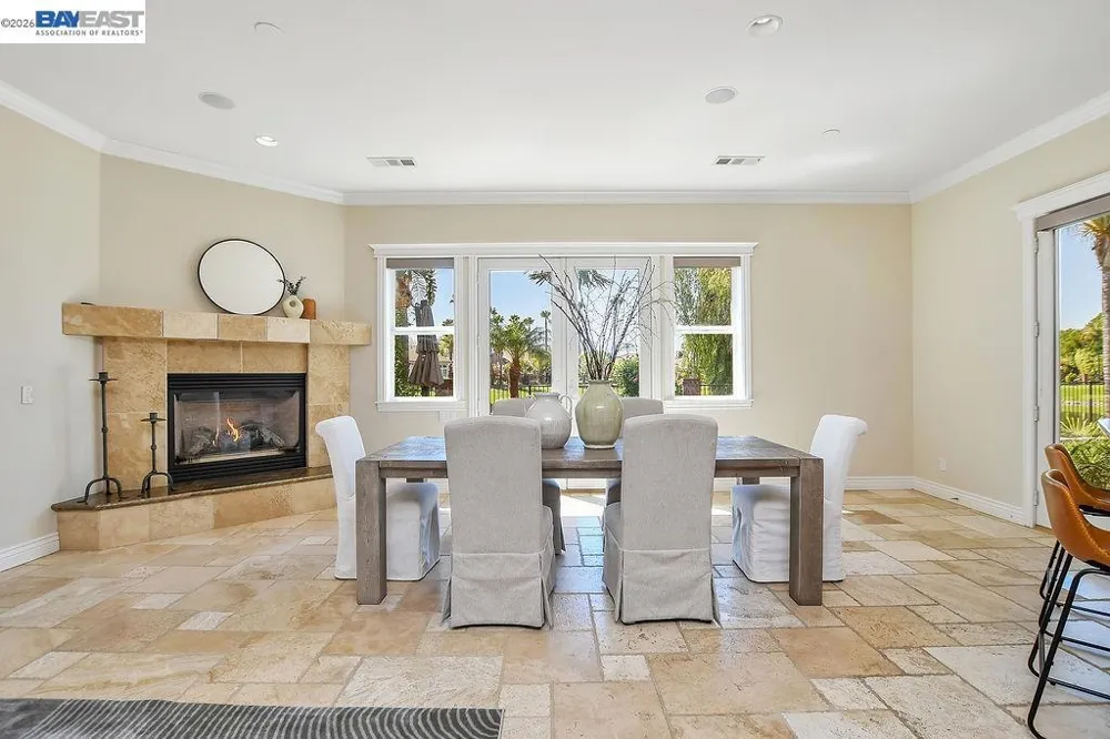 5661 Oakmont Ct Discovery Bay, CA 94505
