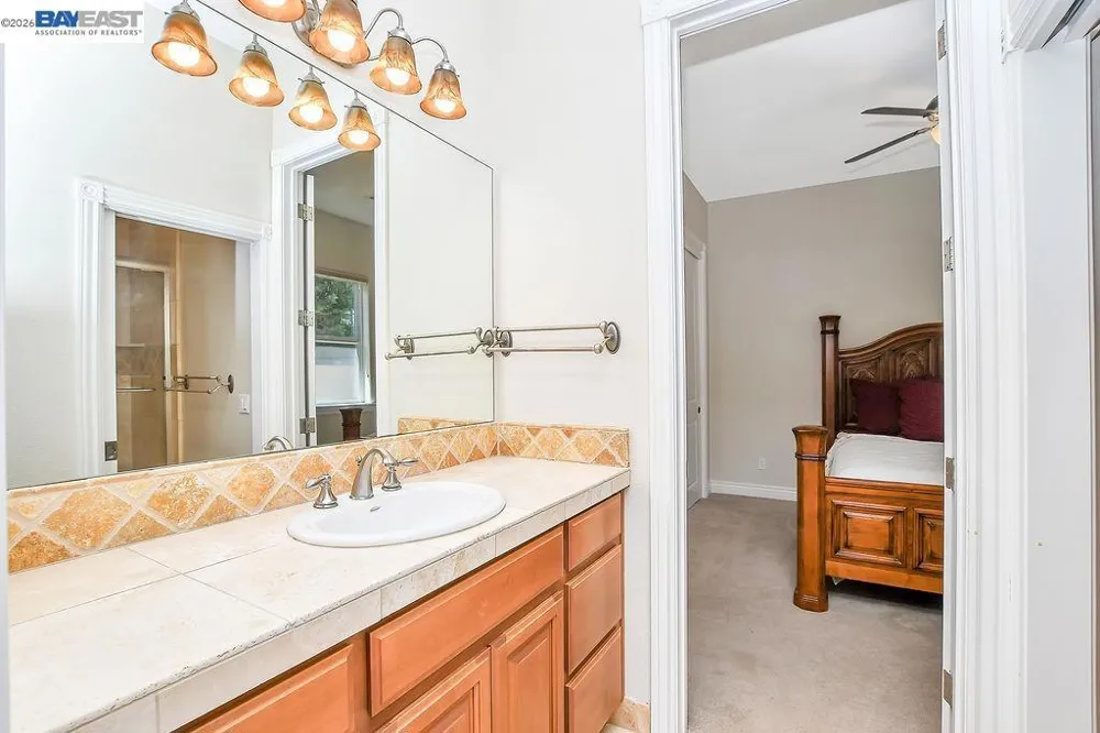 5661 Oakmont Ct Discovery Bay, CA 94505