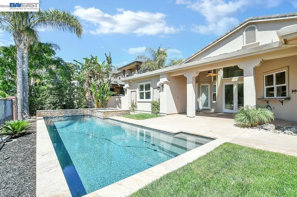 5661 Oakmont Ct Discovery Bay, CA 94505