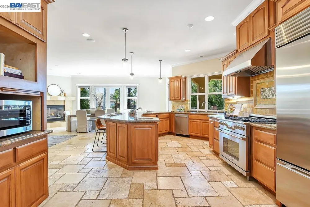 5661 Oakmont Ct Discovery Bay, CA 94505