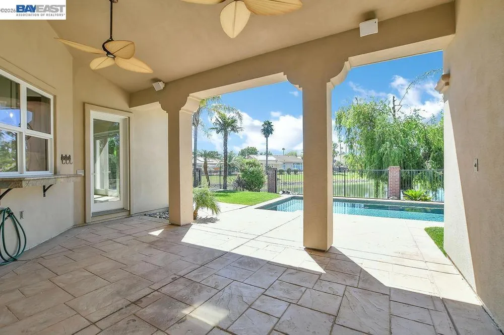 5661 Oakmont Ct Discovery Bay, CA 94505