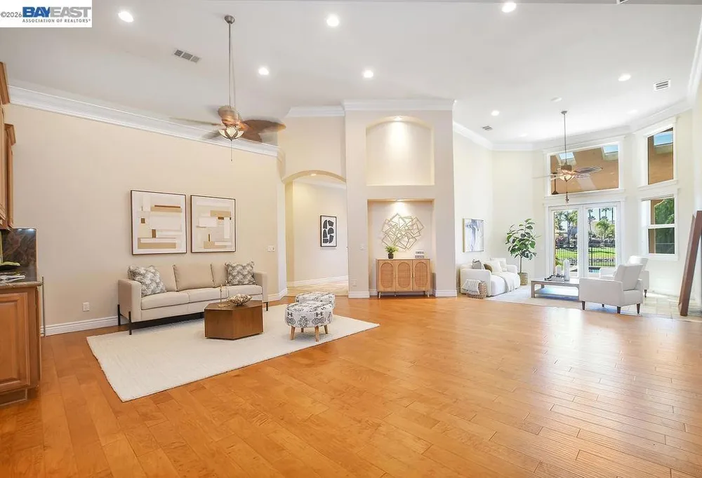 5661 Oakmont Ct Discovery Bay, CA 94505