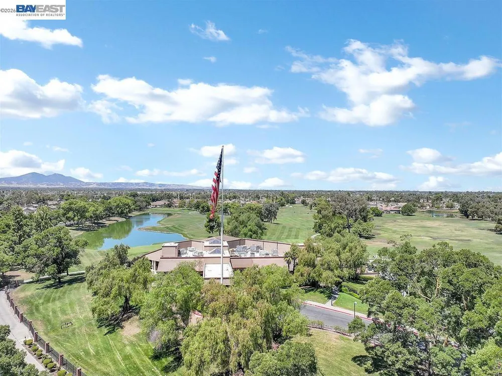 5661 Oakmont Ct Discovery Bay, CA 94505