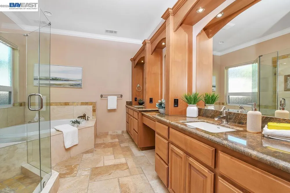 5661 Oakmont Ct Discovery Bay, CA 94505