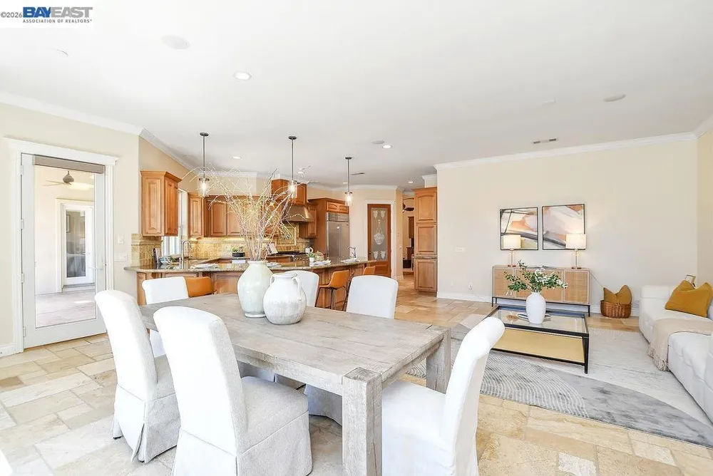 5661 Oakmont Ct Discovery Bay, CA 94505