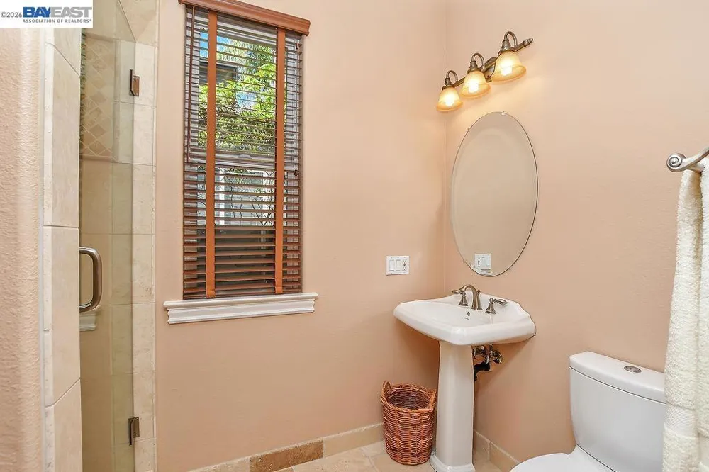 5661 Oakmont Ct Discovery Bay, CA 94505