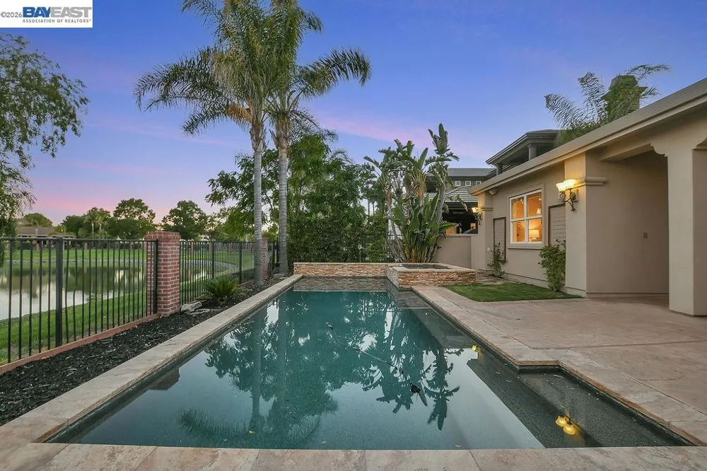 5661 Oakmont Ct Discovery Bay, CA 94505
