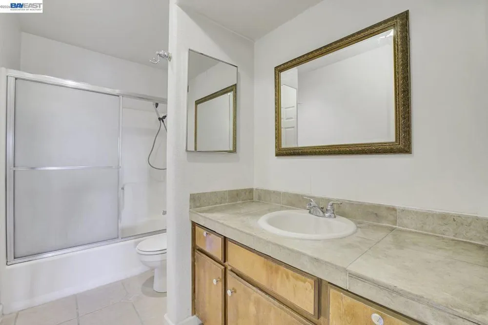 400 Davis #301 San Leandro, CA 94577