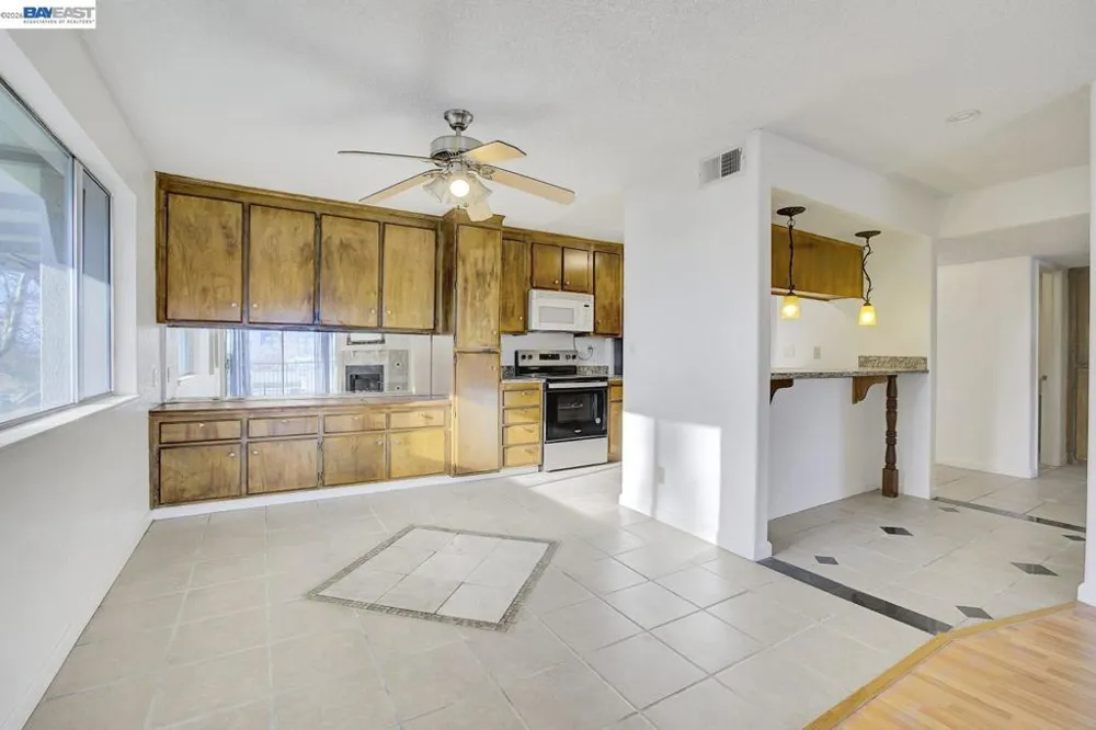 400 Davis #301 San Leandro, CA 94577