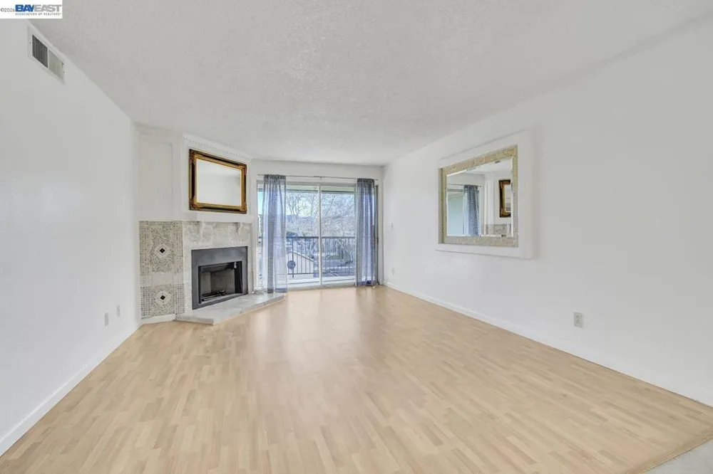 400 Davis #301 San Leandro, CA 94577