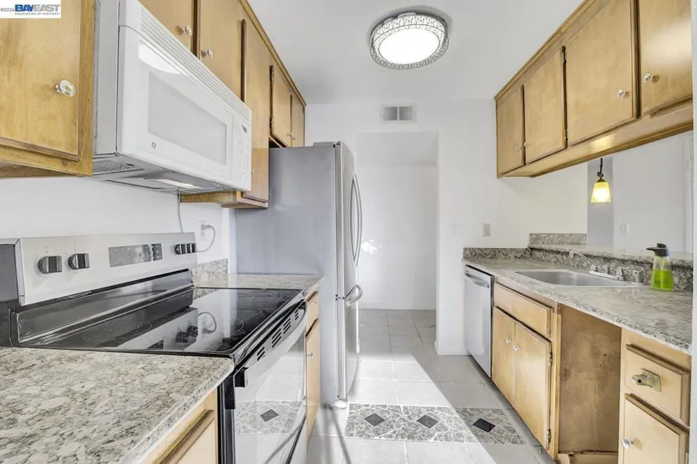 400 Davis #301 San Leandro, CA 94577