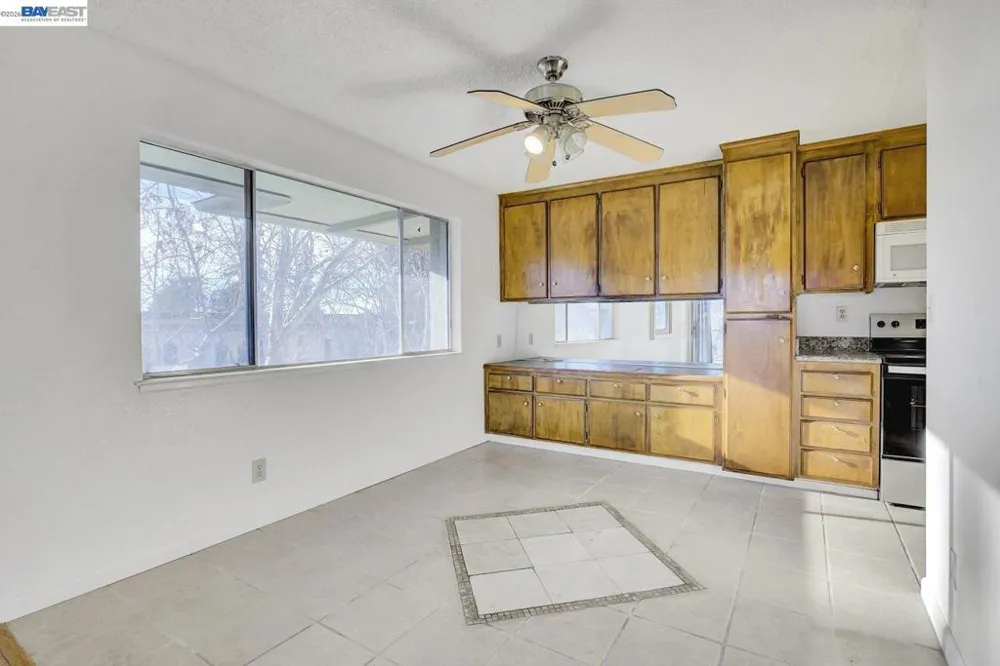400 Davis #301 San Leandro, CA 94577