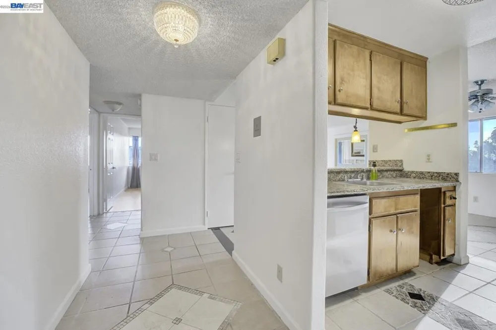 400 Davis #301 San Leandro, CA 94577