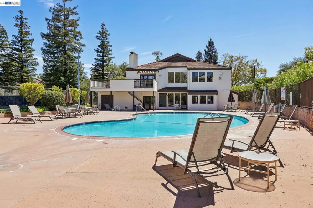 21062 Gary Dr #107 Hayward, CA 94546