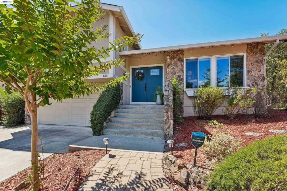 135 Saint Germain Lane Pleasant Hill, CA 94523
