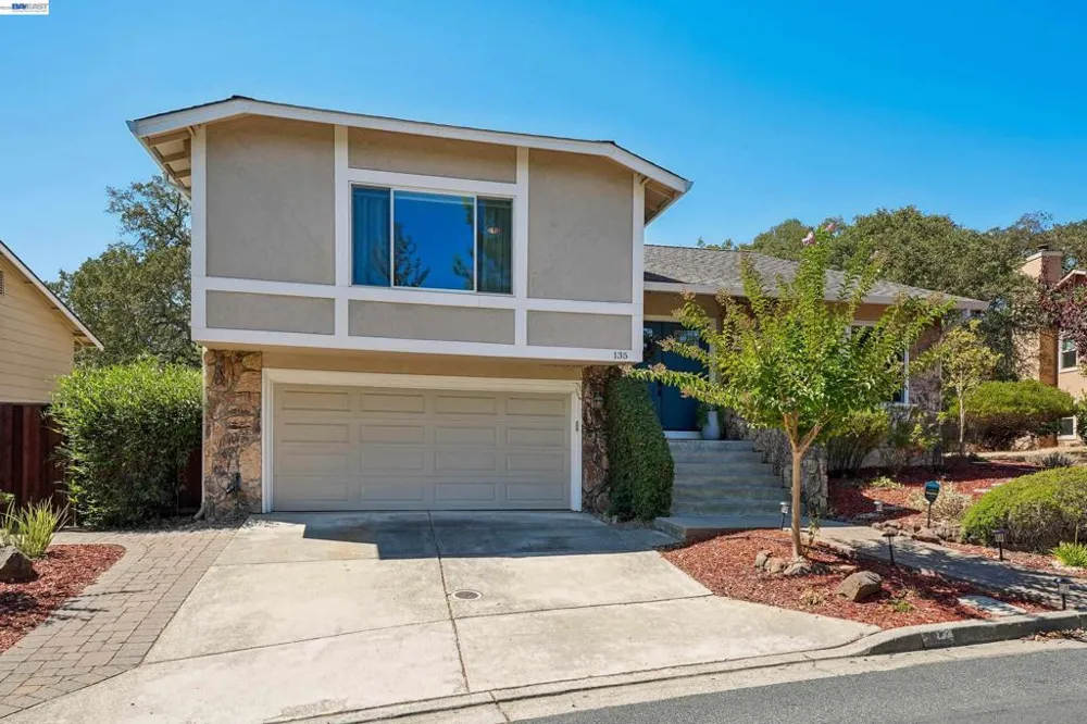 135 Saint Germain Lane Pleasant Hill, CA 94523