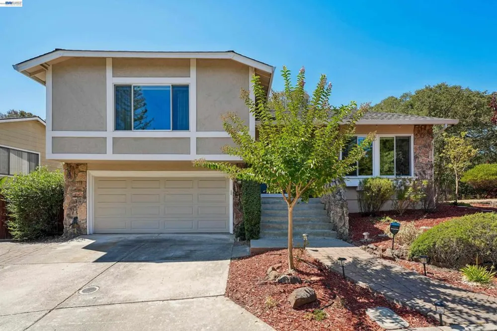 135 Saint Germain Lane Pleasant Hill, CA 94523