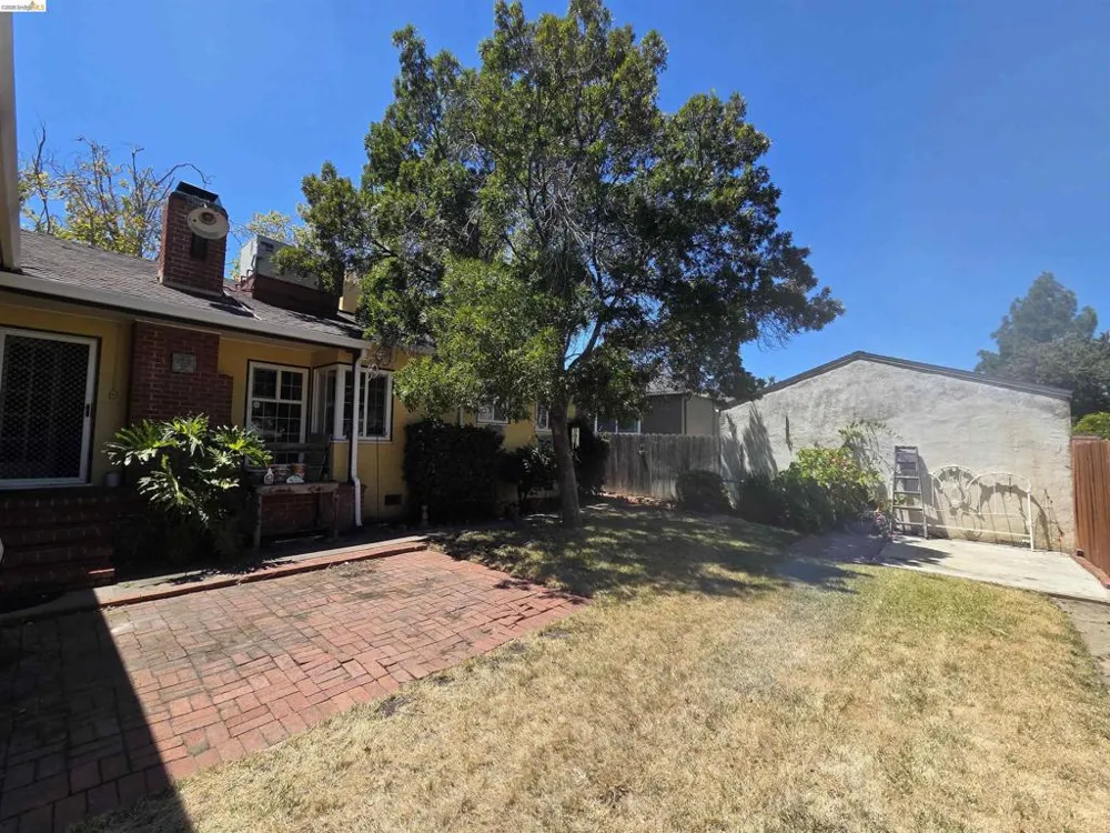 125 Oak Place Pittsburg, CA 94565