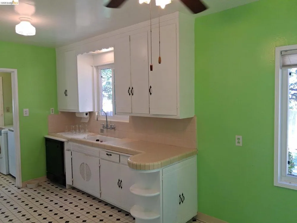 125 Oak Place Pittsburg, CA 94565