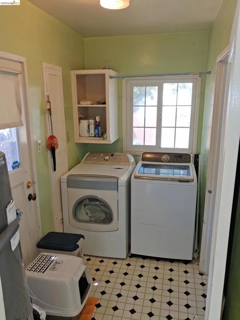 125 Oak Place Pittsburg, CA 94565