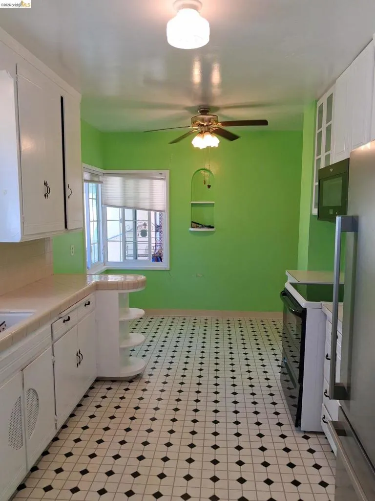 125 Oak Place Pittsburg, CA 94565